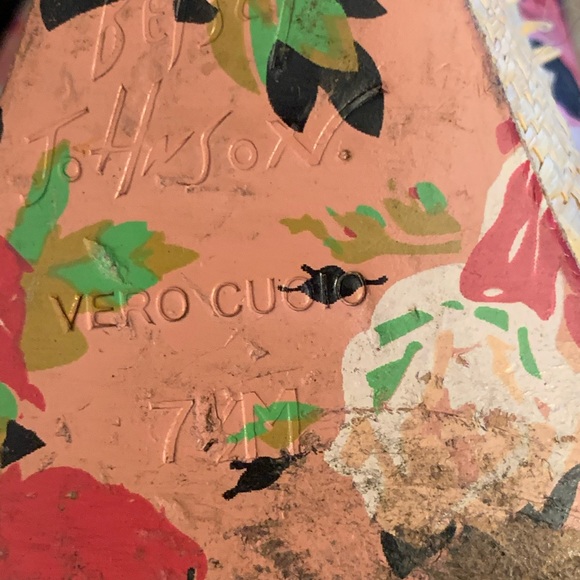 Betsy Johnson open toe sling back black & flowers - Picture 8 of 8